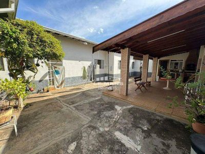 Casa, 5 quartos, 238 m² - Foto 1