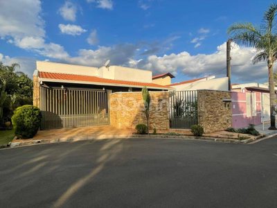 Casa, 3 quartos, 197 m² - Foto 1
