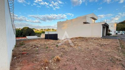 Terreno, 300 m² - Foto 1