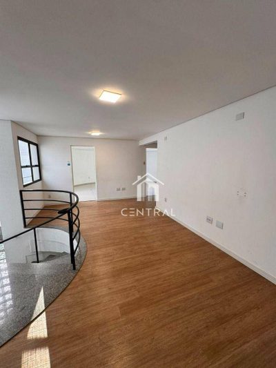 Sobrado, 13 quartos, 320 m² - Foto 1