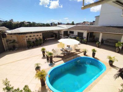 Casa, 3 quartos, 233 m² - Foto 1