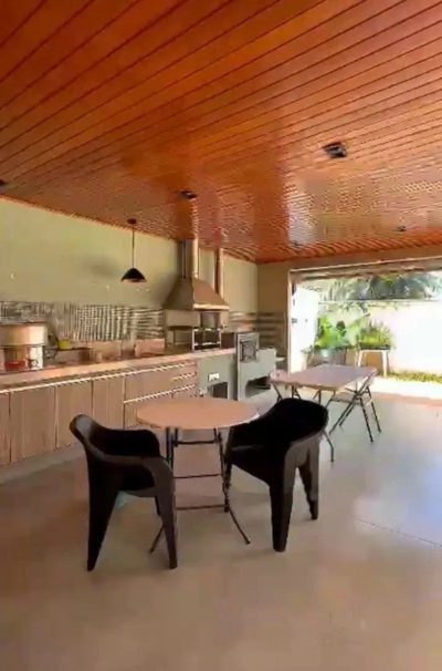 Casa, 4 quartos, 274 m² - Foto 1