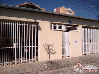 Casa, 4 quartos, 200 m² - Foto 1