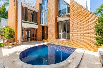 Casa, 4 quartos, 376 m² - Foto 1