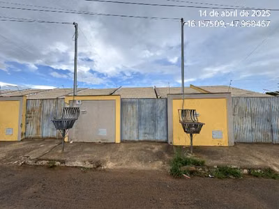 Casa, 2 quartos, 150 m² - Foto 1