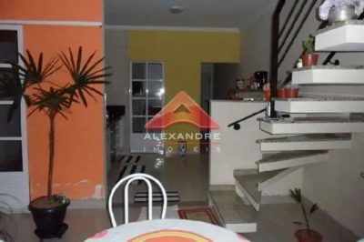 Casa, 4 quartos, 172 m² - Foto 1