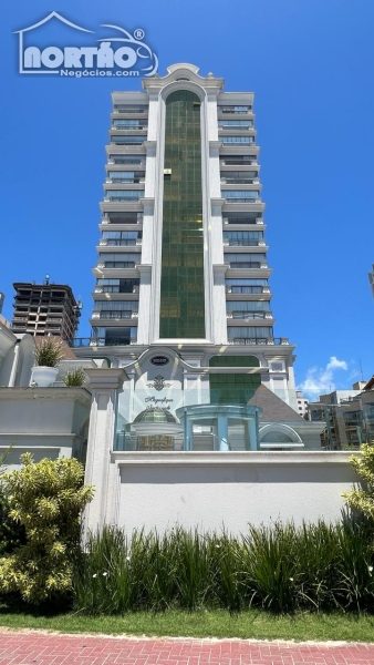 Casa, 4 quartos, 190 m² - Foto 1