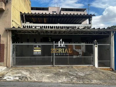 Sobrado, 3 quartos, 256 m² - Foto 1