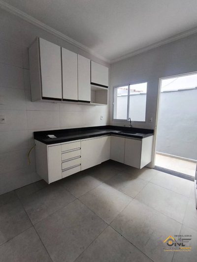 Casa, 2 quartos, 97 m² - Foto 1