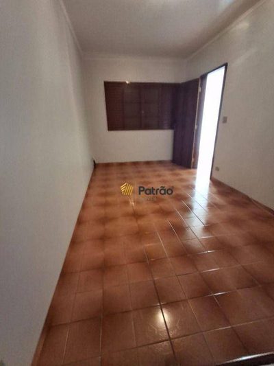 Sobrado, 3 quartos, 267 m² - Foto 2