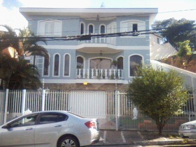 Sobrado, 3 quartos, 440 m² - Foto 1