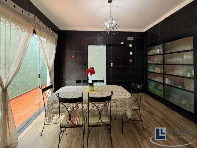 Casa, 3 quartos, 296 m² - Foto 1