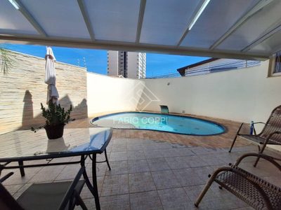 Casa, 3 quartos, 240 m² - Foto 2