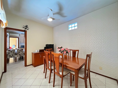 Casa, 3 quartos, 210 m² - Foto 3