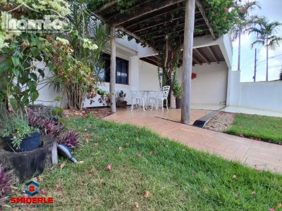 Casa, 5 quartos, 120 m² - Foto 1