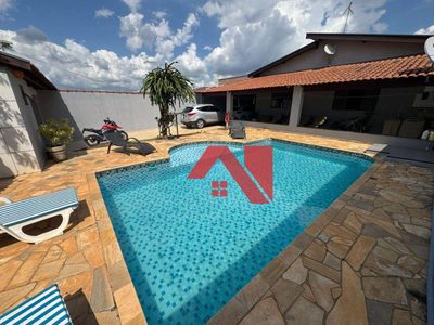 Casa, 3 quartos, 217 m² - Foto 1