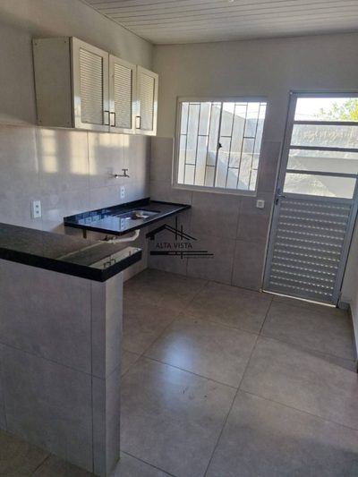 Casa, 2 quartos, 44 m² - Foto 1