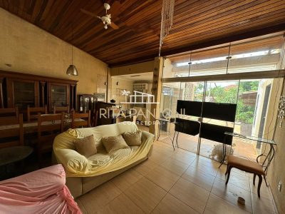 Casa, 2 quartos, 250 m² - Foto 1