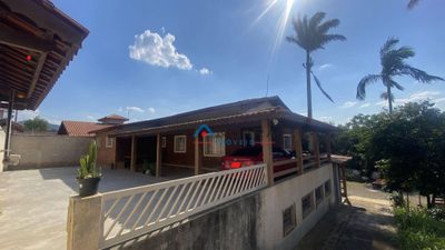 Chácara, 6 quartos, 1380 m² - Foto 1