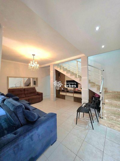 Casa, 4 quartos, 215 m² - Foto 4