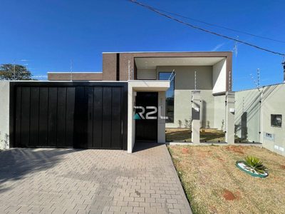 Casa, 3 quartos, 227 m² - Foto 1