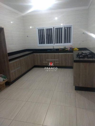 Casa, 3 quartos, 274 m² - Foto 2