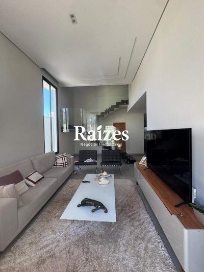 Casa, 3 quartos, 199 m² - Foto 1