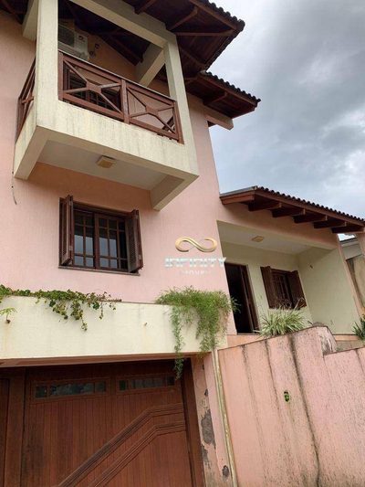Casa, 4 quartos, 200 m² - Foto 1