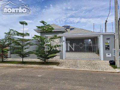 Casa, 4 quartos, 175 m² - Foto 1