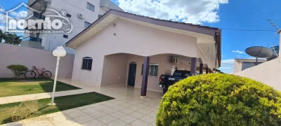 Casa, 4 quartos, 230 m² - Foto 3