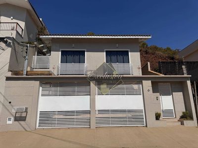 Casa, 3 quartos, 210 m² - Foto 1
