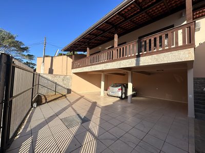 Casa, 3 quartos, 196 m² - Foto 1