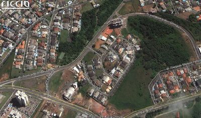 Loteamento e Condomínio - Foto 1