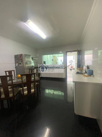 Casa, 3 quartos, 193 m² - Foto 3