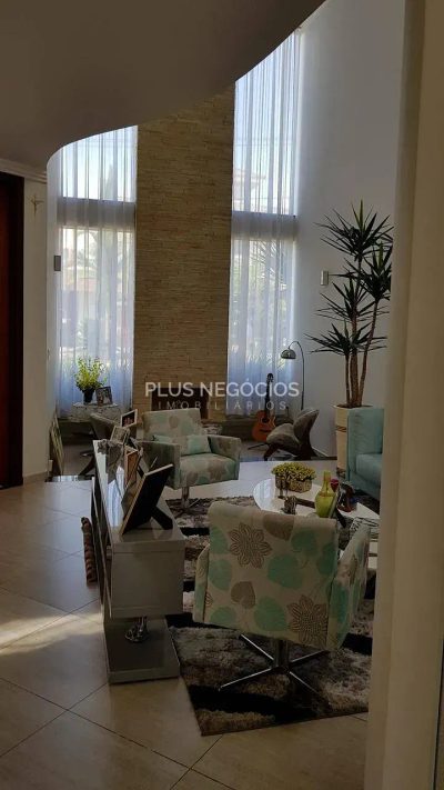 Casa, 3 quartos, 263 m² - Foto 2