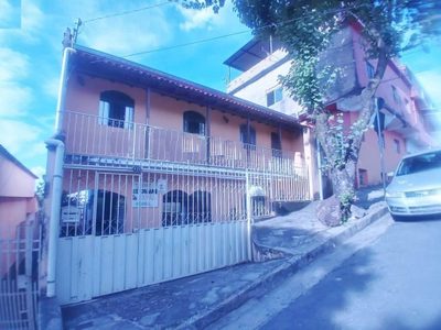 Casa, 5 quartos, 207 m² - Foto 1