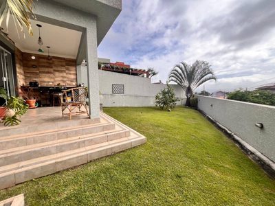Casa, 4 quartos, 209 m² - Foto 2
