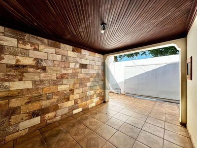Casa, 3 quartos, 253 m² - Foto 3