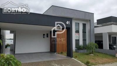 Casa, 5 quartos, 165 m² - Foto 1