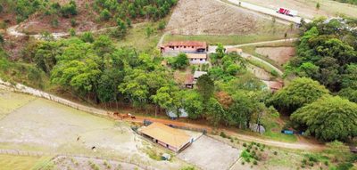Sítio, 9 quartos, 200000 m² - Foto 2