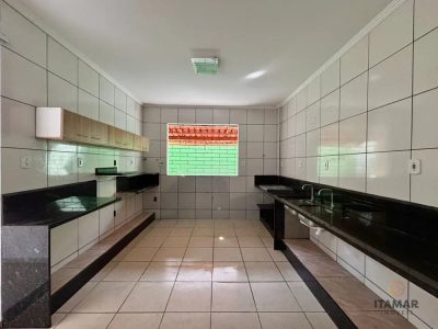 Casa, 5 quartos, 298 m² - Foto 2
