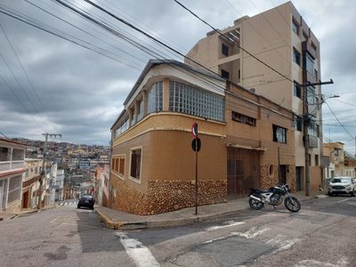 Casa, 5 quartos, 220 m² - Foto 1