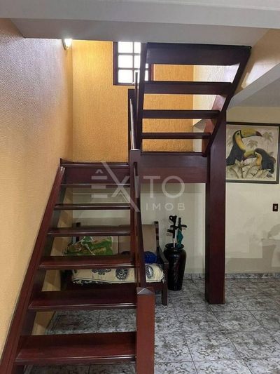 Casa, 4 quartos, 248 m² - Foto 1