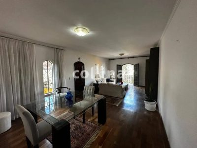 Sobrado, 5 quartos, 249 m² - Foto 1