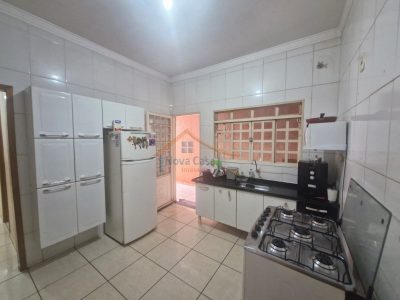 Casa, 3 quartos, 176 m² - Foto 1