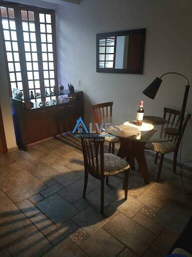 Casa, 4 quartos, 200 m² - Foto 1