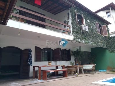 Casa, 4 quartos, 252 m² - Foto 1