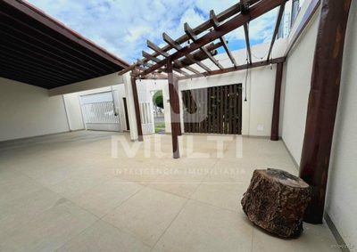 Casa, 4 quartos, 216 m² - Foto 1