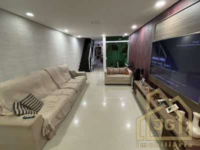 Sobrado, 3 quartos, 200 m² - Foto 1