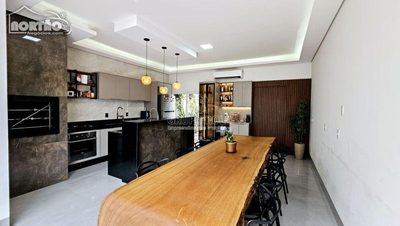 Casa, 3 quartos, 173 m² - Foto 1